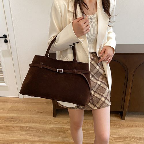 Bolsa Tote em Camurça Auriane – Miga Sua Bolsa | Elegância e Sofisticação