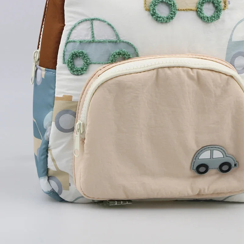 Mochila Escolar Infantil com Bordado de Carrinho