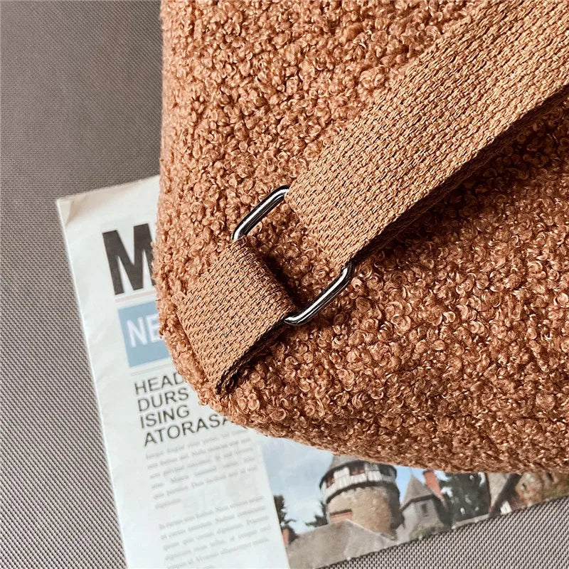 Mochila com Orelhinhas de Urso Peluciada  para Escola e Passeios – Lenny