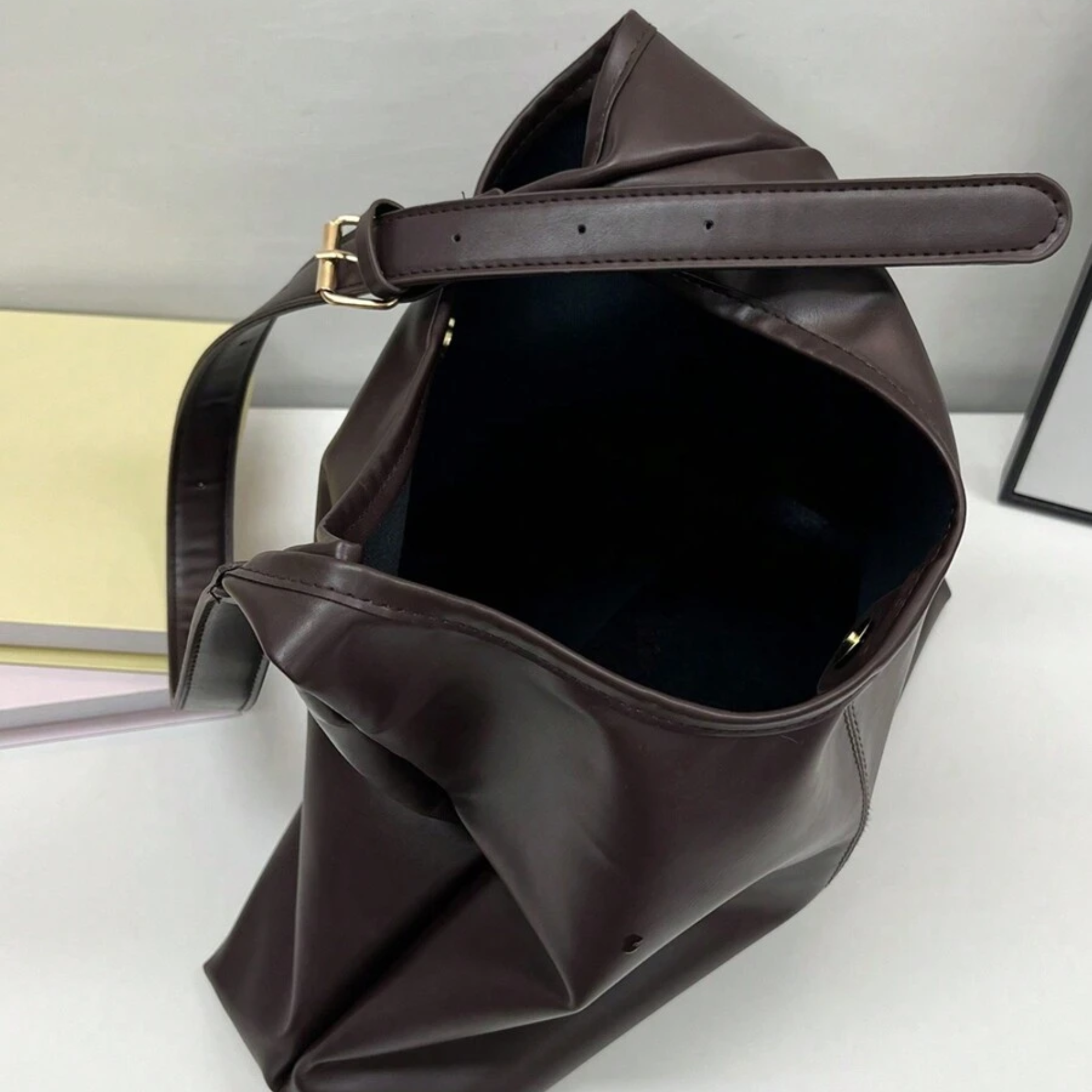 Bolsa de Ombro Soft Moderna + Necessaire de Brinde – Miga Sua Bolsa