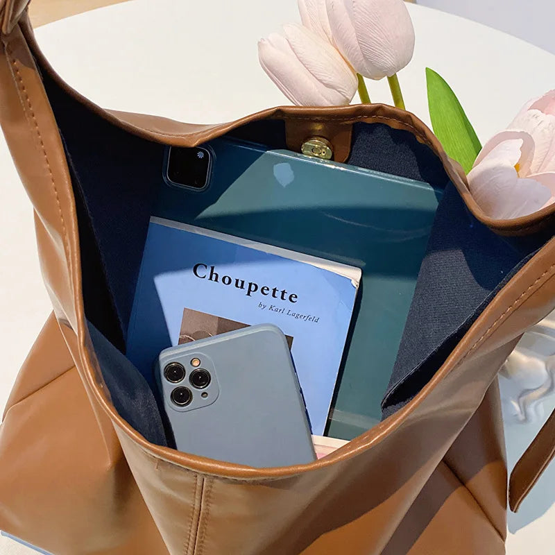 Bolsa de Ombro Soft Moderna + Necessaire de Brinde – Miga Sua Bolsa